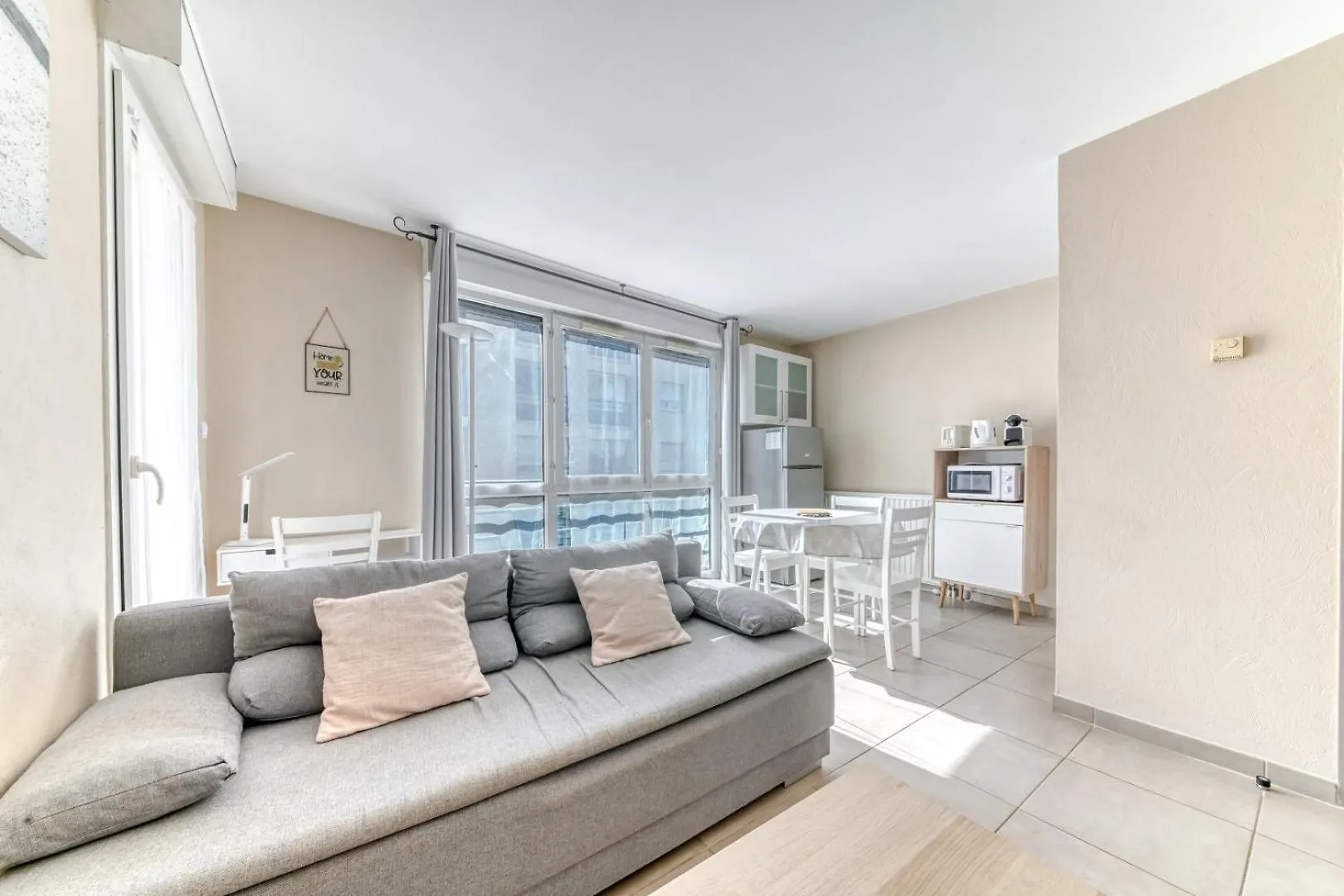 Guestready - Sleek & Sunny Comfort Near The Tram リヨン