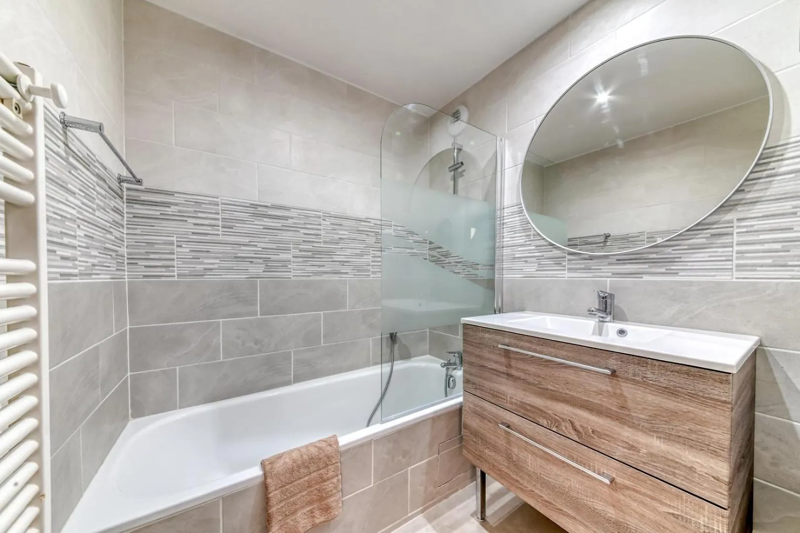 Guestready - Sleek & Sunny Comfort Near The Tram リヨン